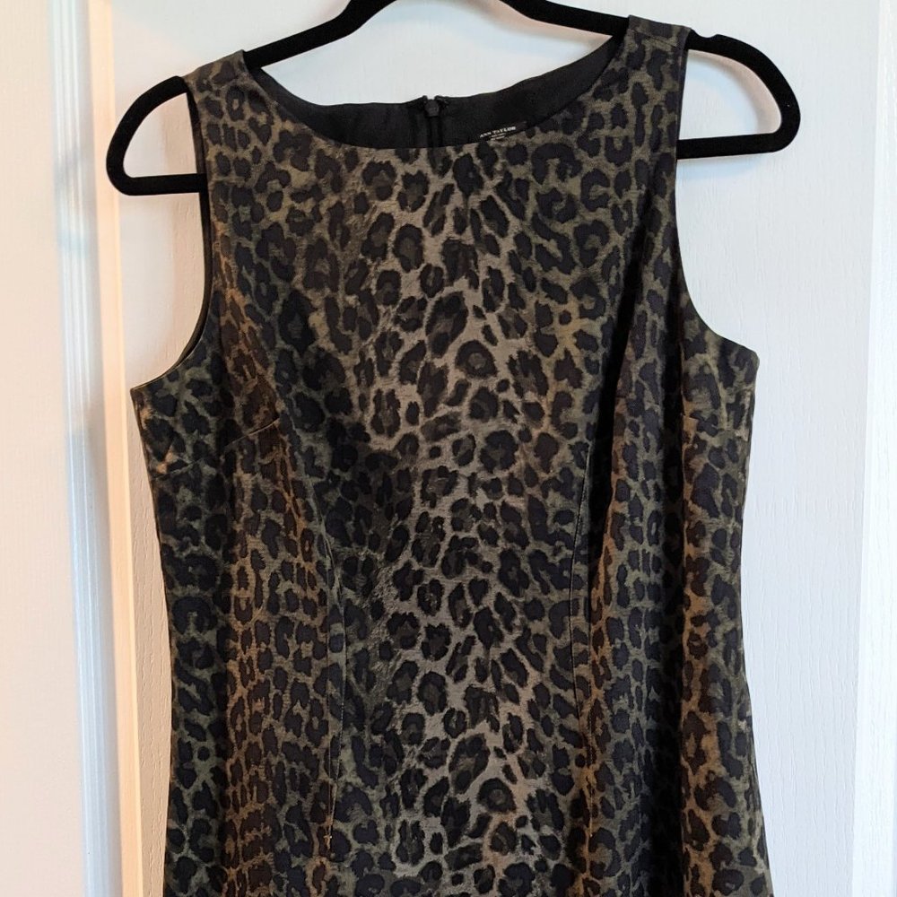 💚Green Leopard Sheath Dress by Ann Taylor- Size 10P